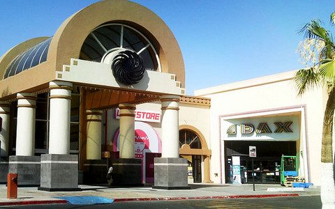 Entrance to Plaza La Cachanilla