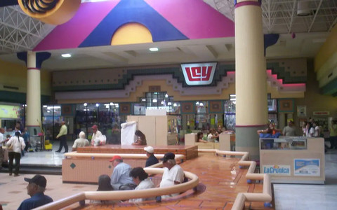 Inside Plaza La Cachanilla